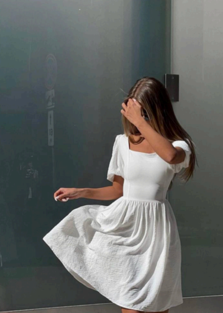 Robe patineuse à dos croisé - blanc